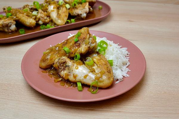 Produktfoto zu Geschmorte Hähnchenflügel - Ajam Smoor