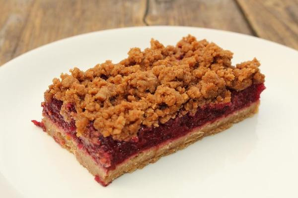 Produktfoto zu Kirsch-Nougat Streusel, 4 Stück